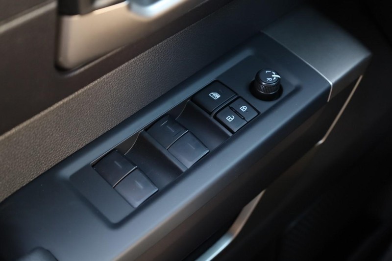 Toyota Tundra 4WD Vehicle Image 17