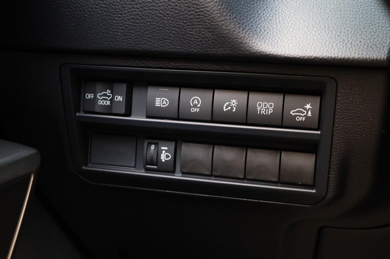 Toyota Tundra 4WD Vehicle Image 18