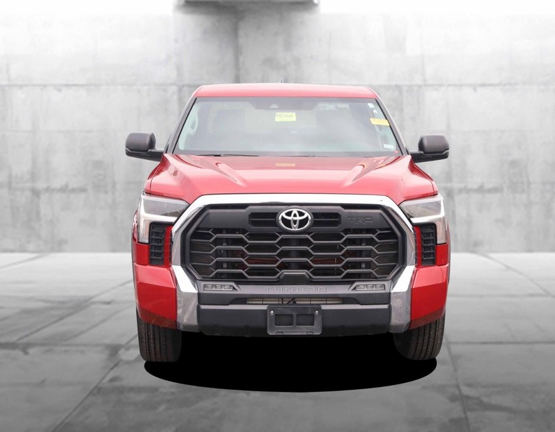 Toyota Tundra 4WD Vehicle Image 04