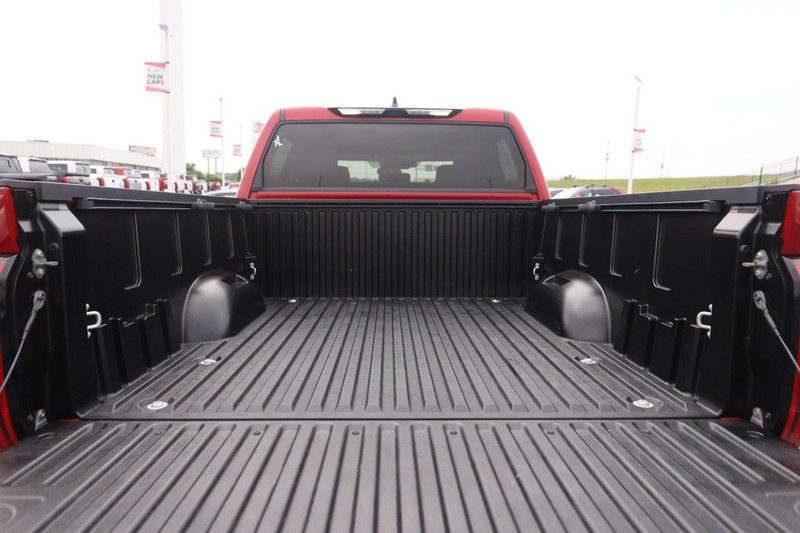Toyota Tundra 4WD Vehicle Image 07