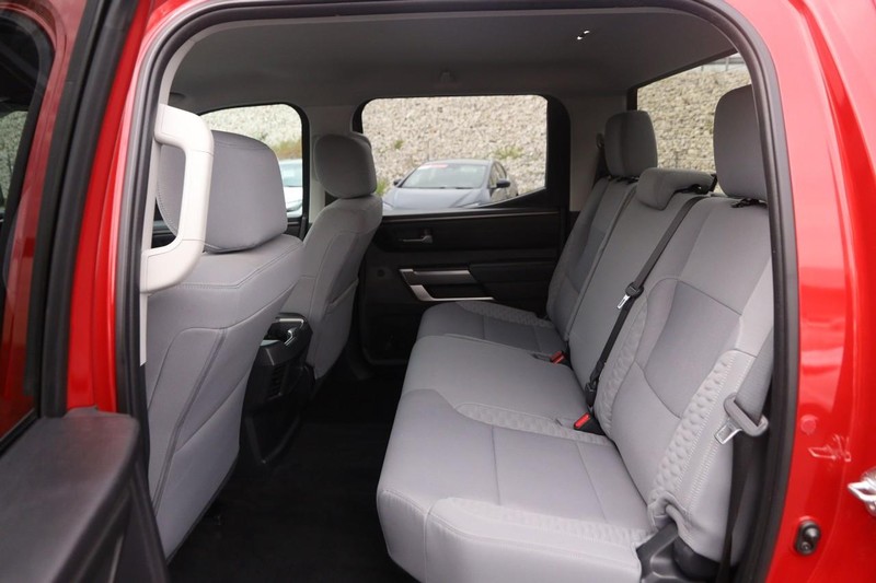 Toyota Tundra 4WD Vehicle Image 09