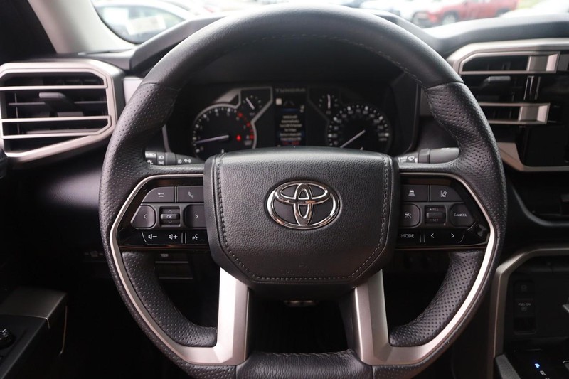 Toyota Tundra 4WD Vehicle Image 10