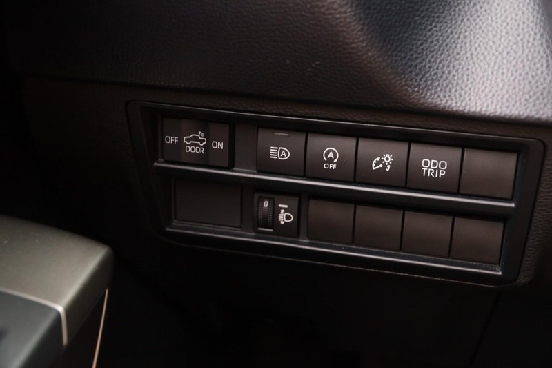 Toyota Tundra 4WD Vehicle Image 19
