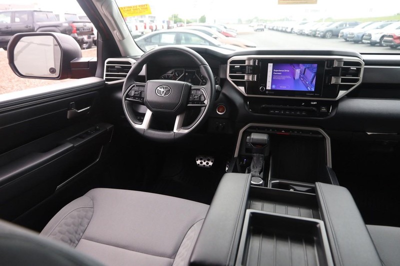 Toyota Tundra 4WD Vehicle Image 21