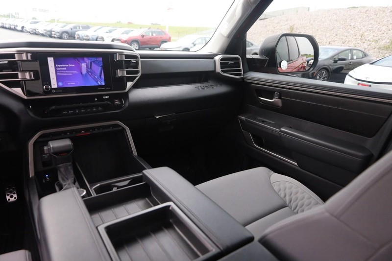 Toyota Tundra 4WD Vehicle Image 24