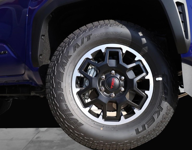 Toyota Tacoma 4WD Vehicle Image 03