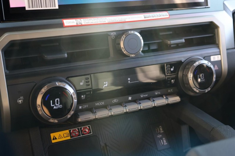 Toyota Tacoma 4WD Vehicle Image 14