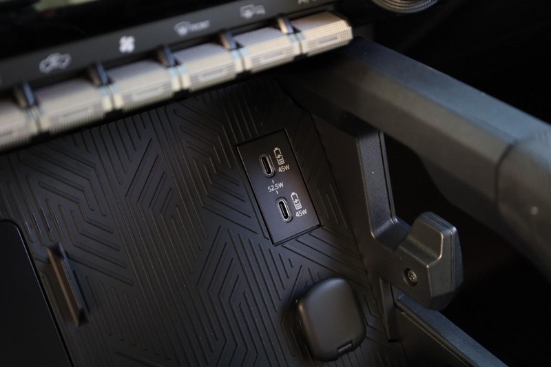 Toyota Tacoma 4WD Vehicle Image 15