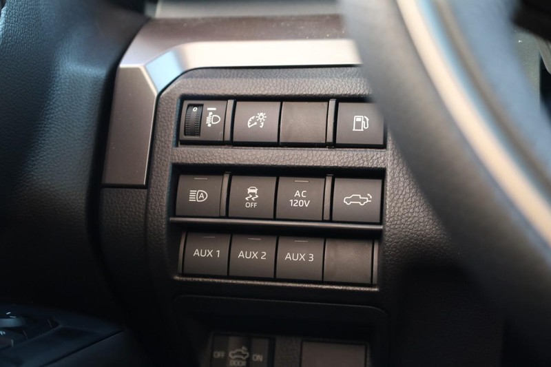 Toyota Tacoma 4WD Vehicle Image 19