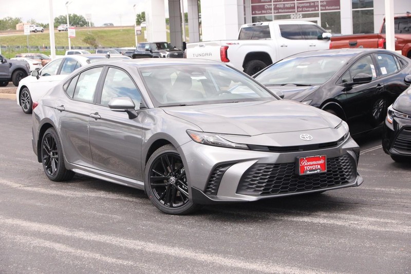 Toyota Camry Vehicle Image 02