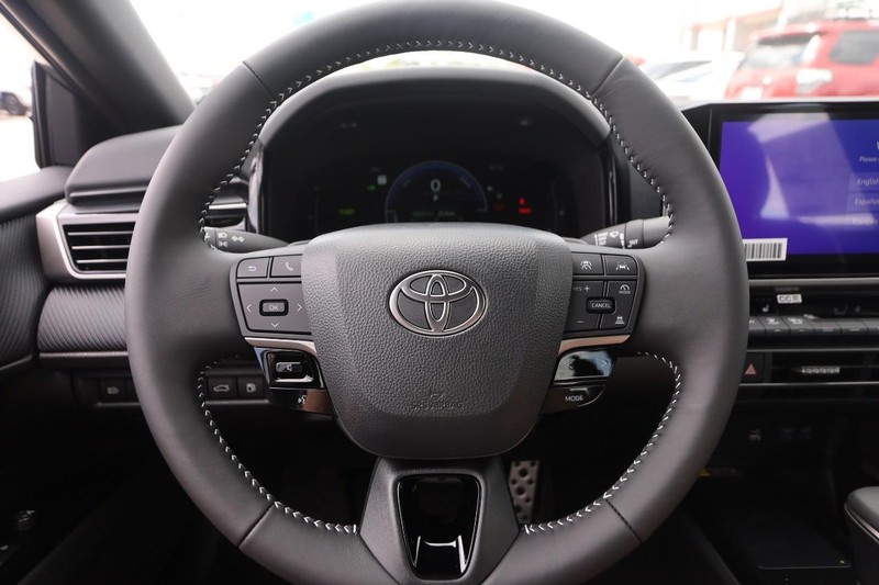 Toyota Camry Vehicle Image 11