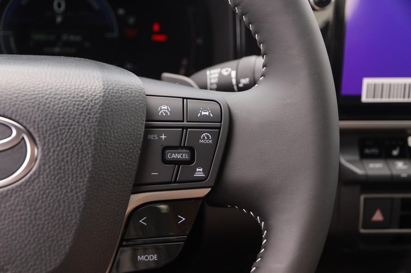 Toyota Camry Vehicle Image 13