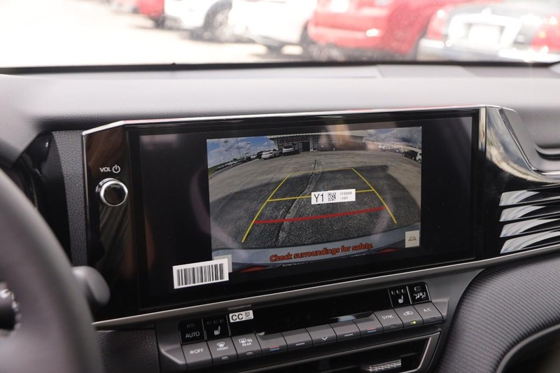 Toyota Camry Vehicle Image 16