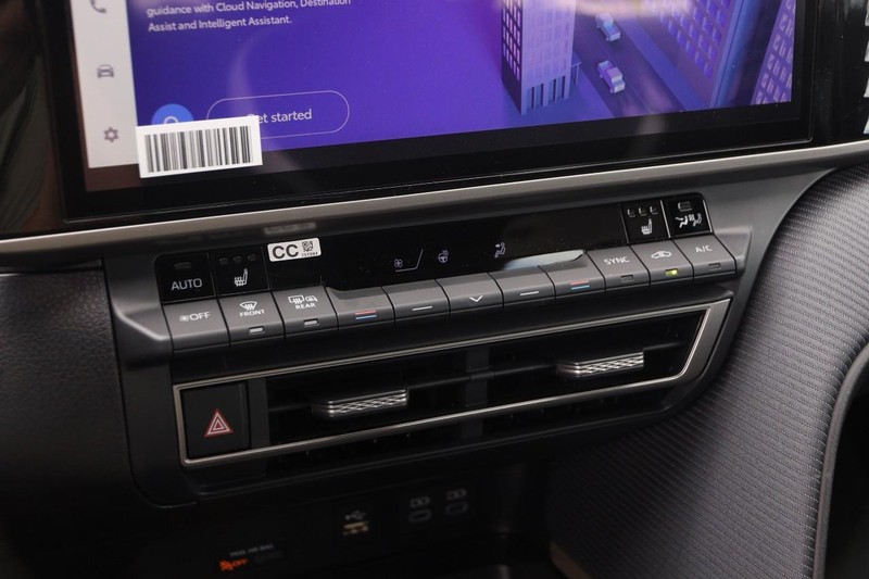 Toyota Camry Vehicle Image 17