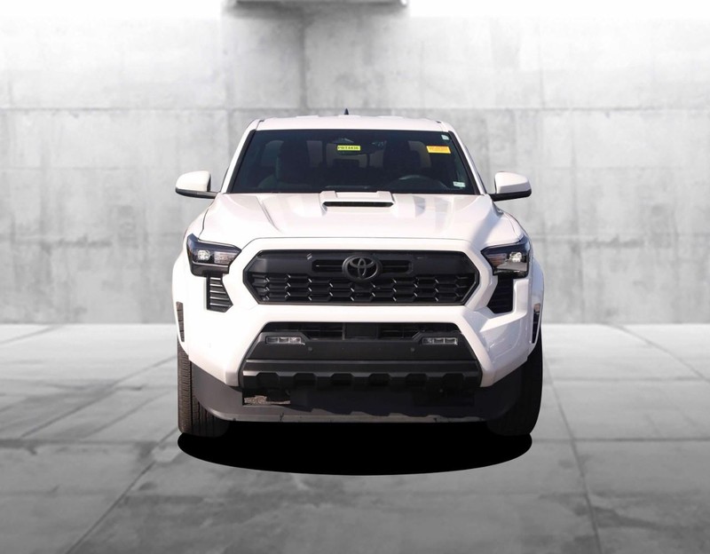 Toyota Tacoma 2WD Vehicle Image 04