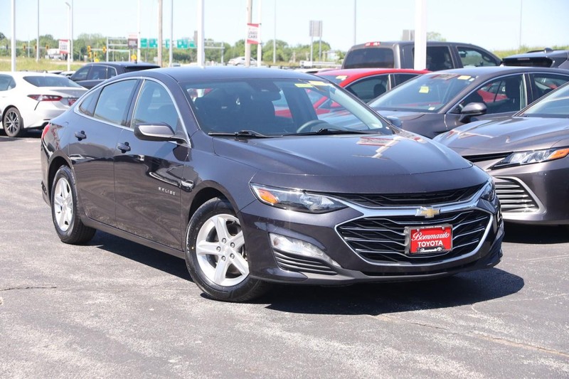 Chevrolet Malibu Vehicle Image 02