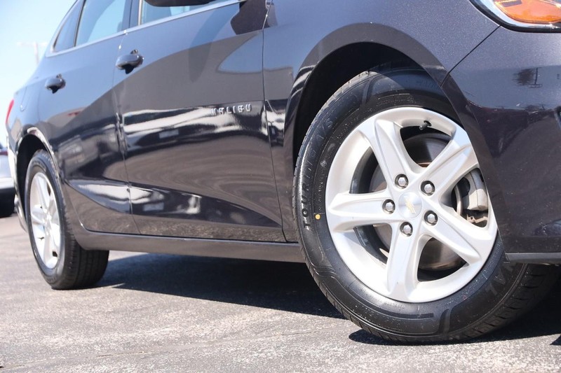 Chevrolet Malibu Vehicle Image 03
