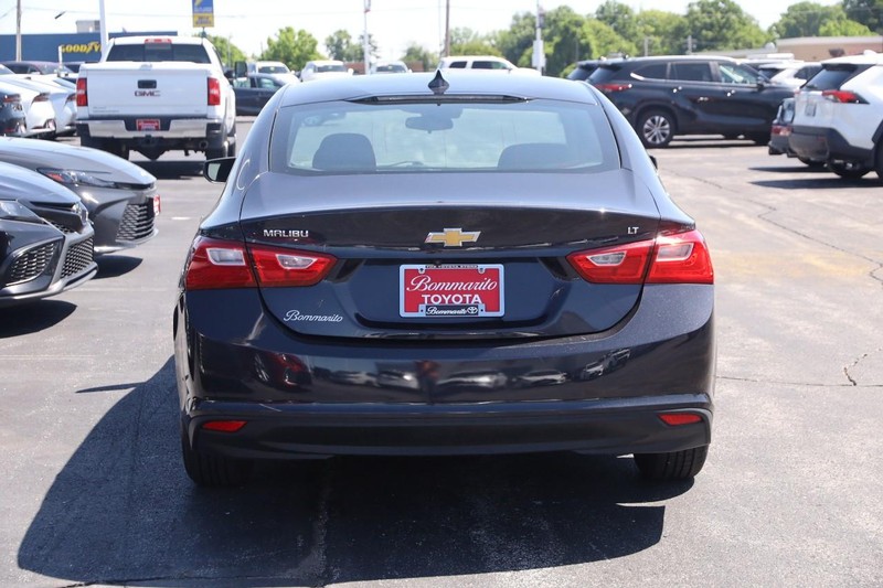 Chevrolet Malibu Vehicle Image 06