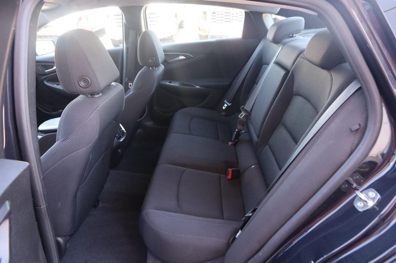 Chevrolet Malibu Vehicle Image 09