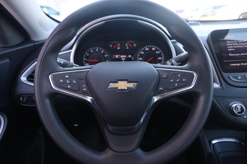 Chevrolet Malibu Vehicle Image 10