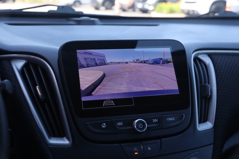 Chevrolet Malibu Vehicle Image 16