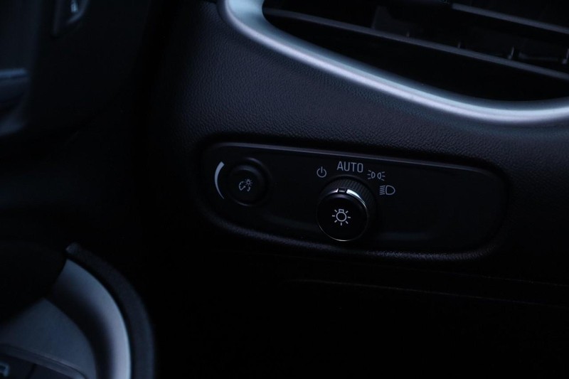 Chevrolet Malibu Vehicle Image 18