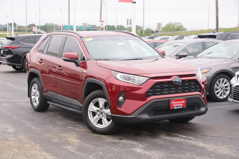 Toyota RAV4 Vehicle Image 02