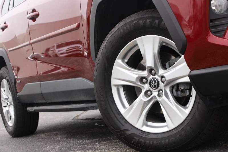 Toyota RAV4 Vehicle Image 03