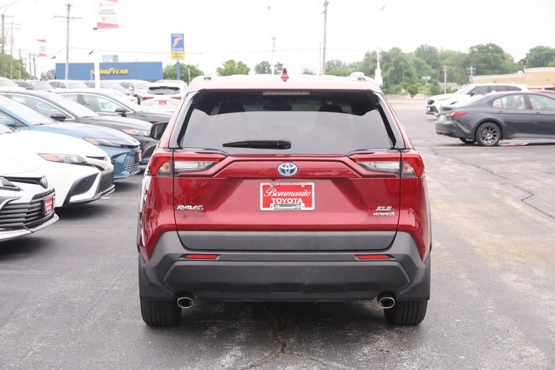 Toyota RAV4 Vehicle Image 06