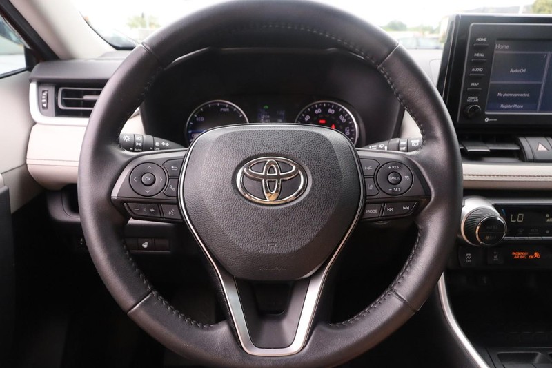 Toyota RAV4 Vehicle Image 10