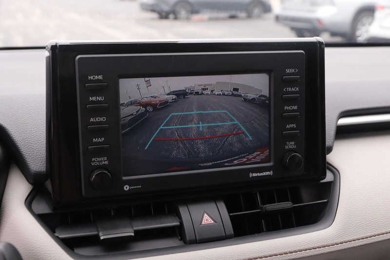 Toyota RAV4 Vehicle Image 16