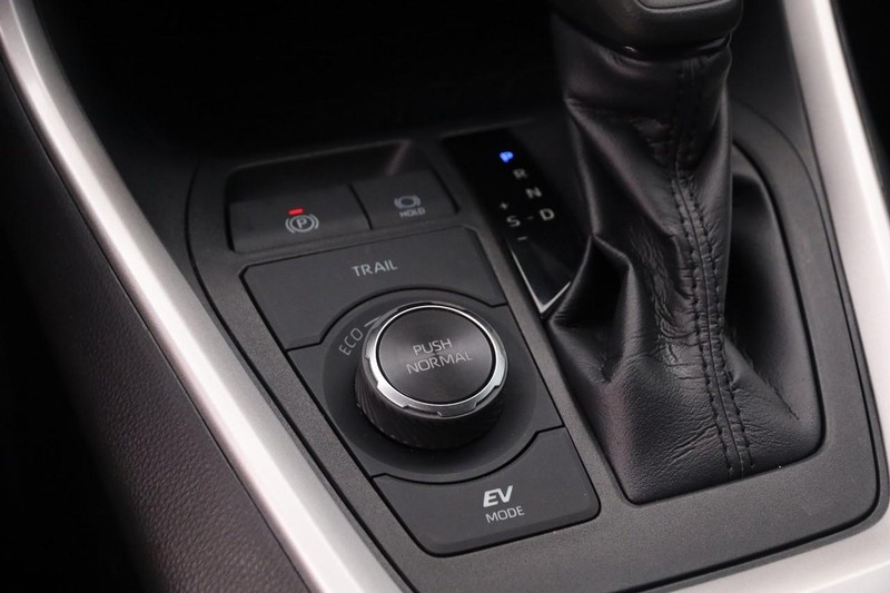 Toyota RAV4 Vehicle Image 18