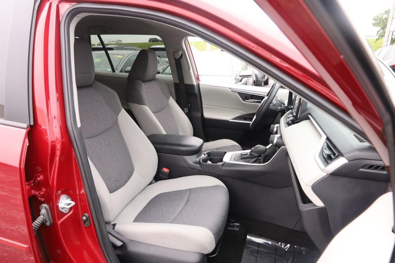 Toyota RAV4 Vehicle Image 25