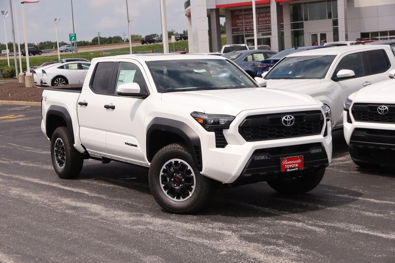 Toyota Tacoma 4WD Vehicle Image 02