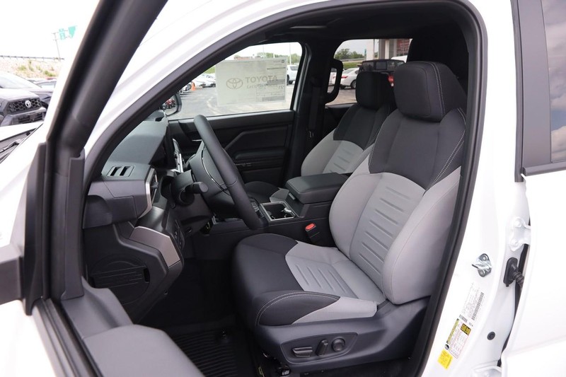 Toyota Tacoma 4WD Vehicle Image 09