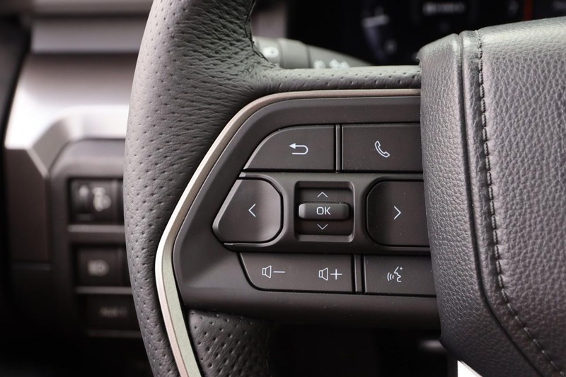Toyota Tacoma 4WD Vehicle Image 12