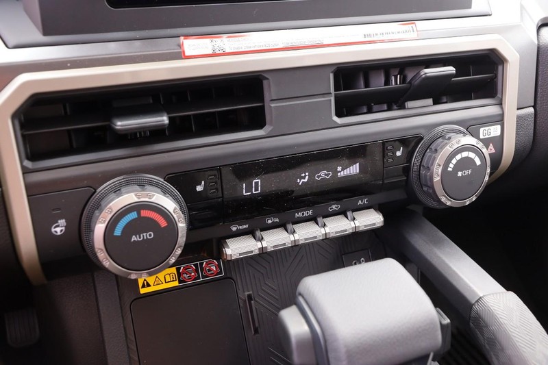 Toyota Tacoma 4WD Vehicle Image 18