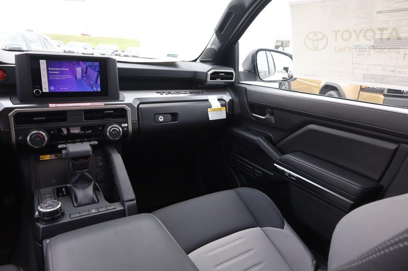 Toyota Tacoma 4WD Vehicle Image 25
