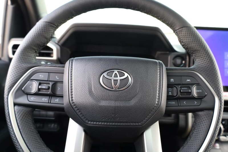 Toyota Tacoma 4WD Vehicle Image 10