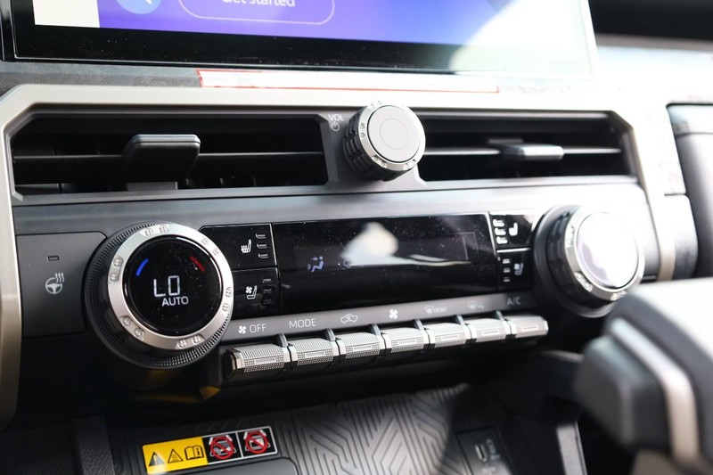 Toyota Tacoma 4WD Vehicle Image 14