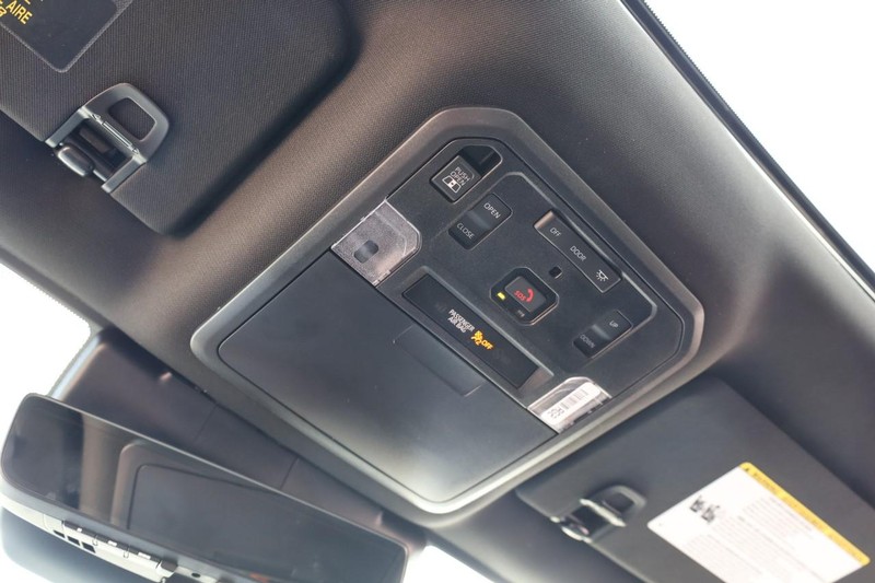 Toyota Tacoma 4WD Vehicle Image 17