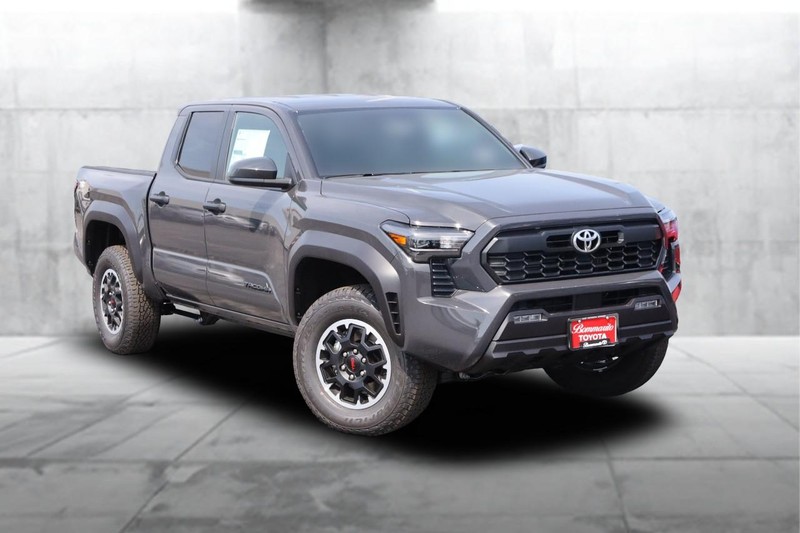 Toyota Tacoma 4WD Vehicle Full-screen Gallery Image 2