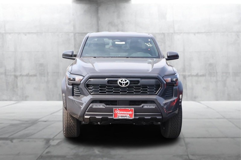 Toyota Tacoma 4WD Vehicle Image 04