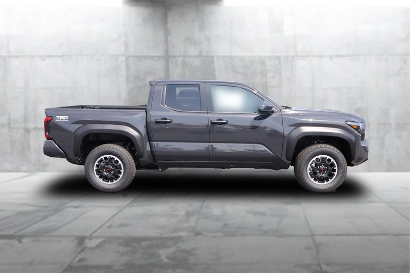 Toyota Tacoma 4WD Vehicle Image 05