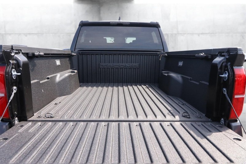 Toyota Tacoma 4WD Vehicle Image 07