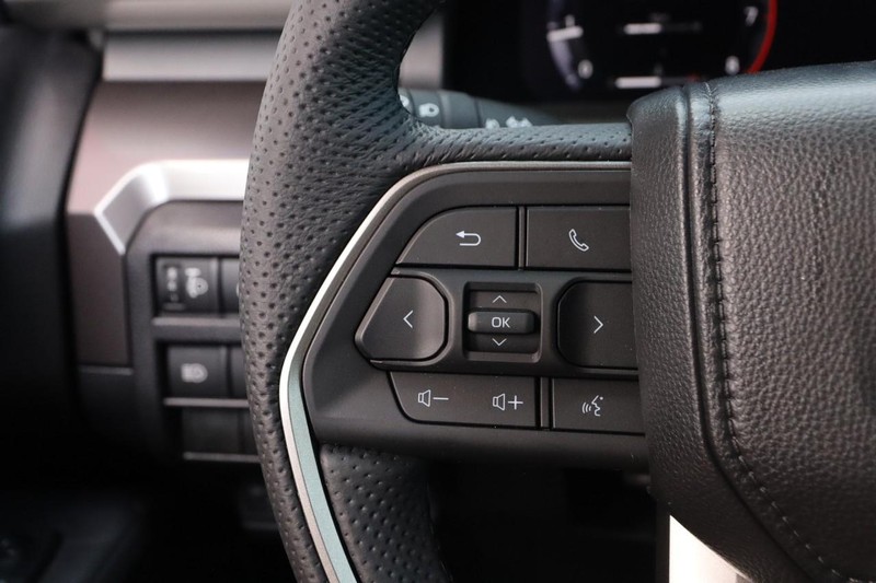 Toyota Tacoma 4WD Vehicle Image 11