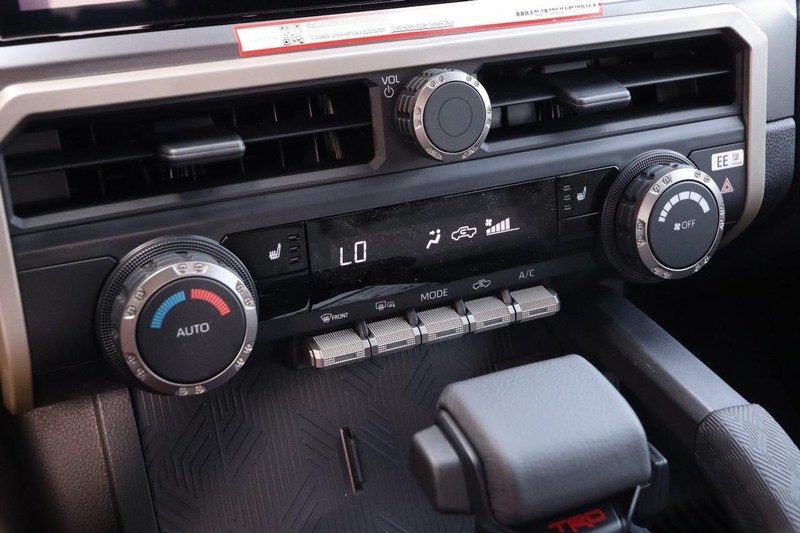 Toyota Tacoma 4WD Vehicle Image 17