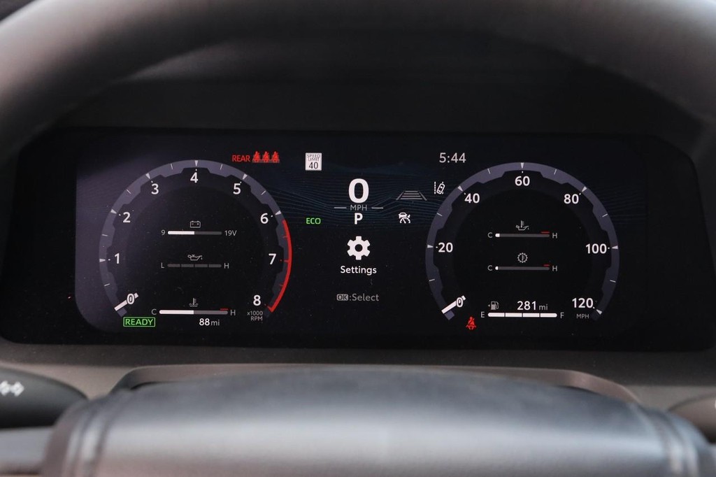 Toyota Tacoma 4WD Vehicle Full-screen Gallery Image 14