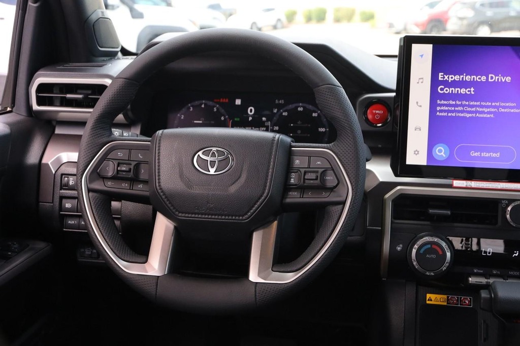 Toyota Tacoma 4WD Vehicle Full-screen Gallery Image 23