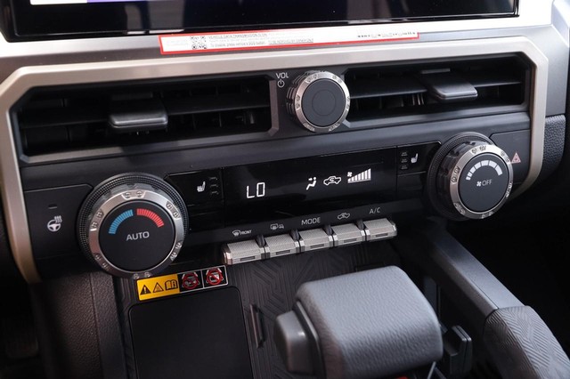 Toyota Tacoma 4WD Vehicle Image 18